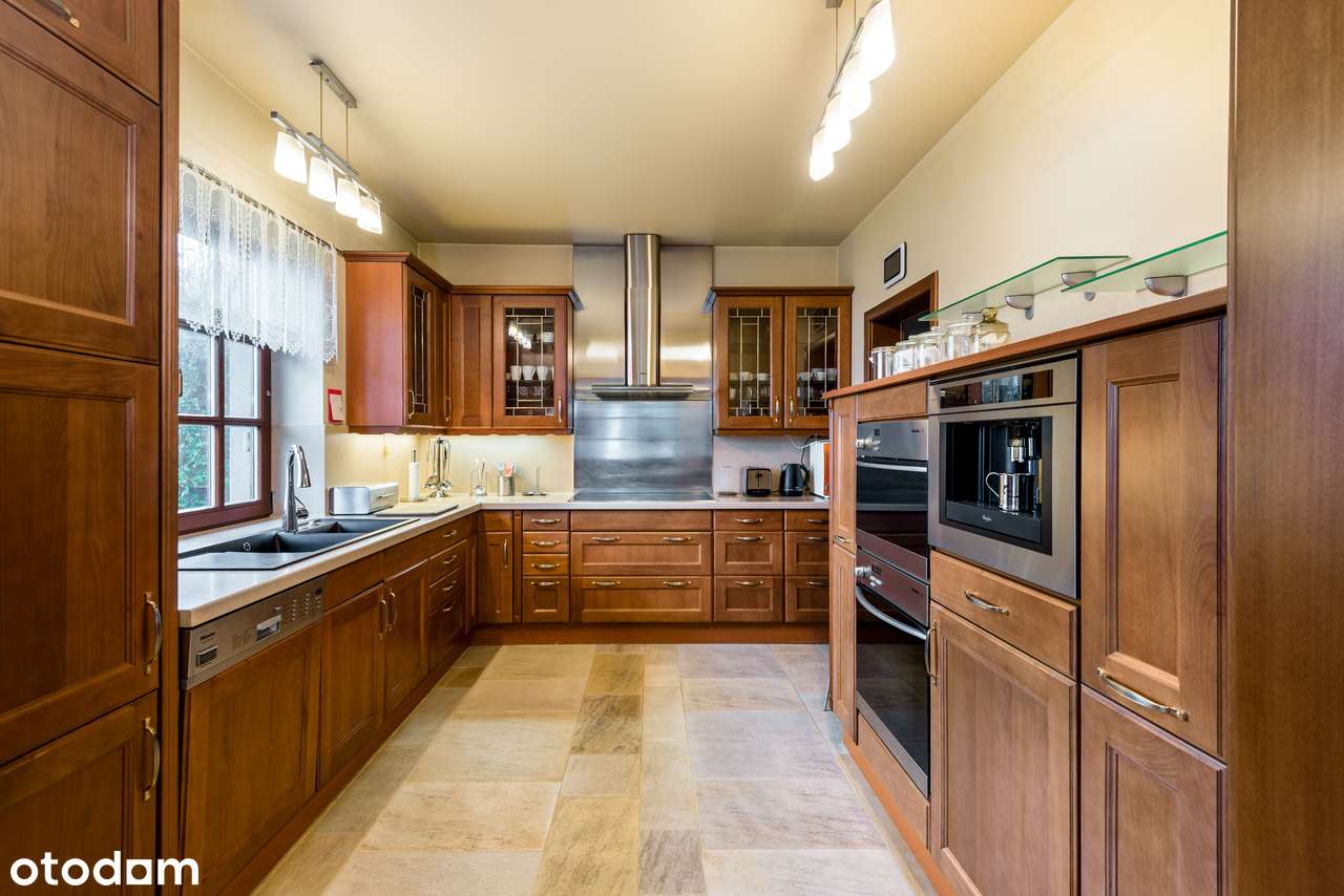 Wspaniały dom w rewelacyjnej lokalizacji-12