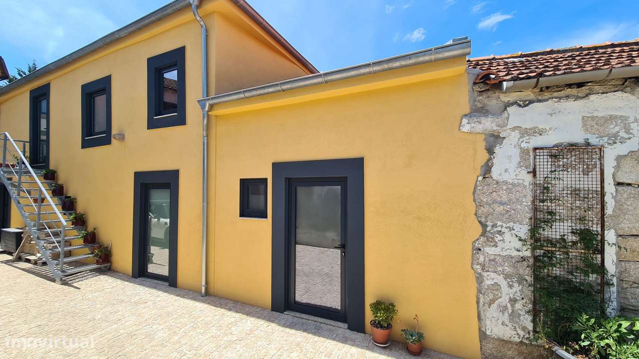 4 casas com tipologias T1, em terreno de  692m2,  à Marina do Freixo-9