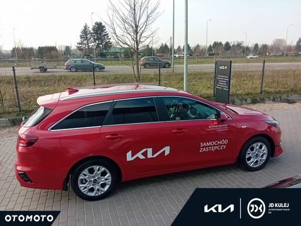 Kia Ceed - 10