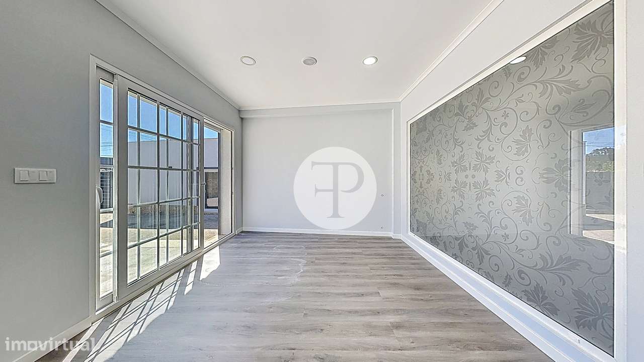 Moradia T4 com 2 suítes, piscina interior central em Alfeizerão-9