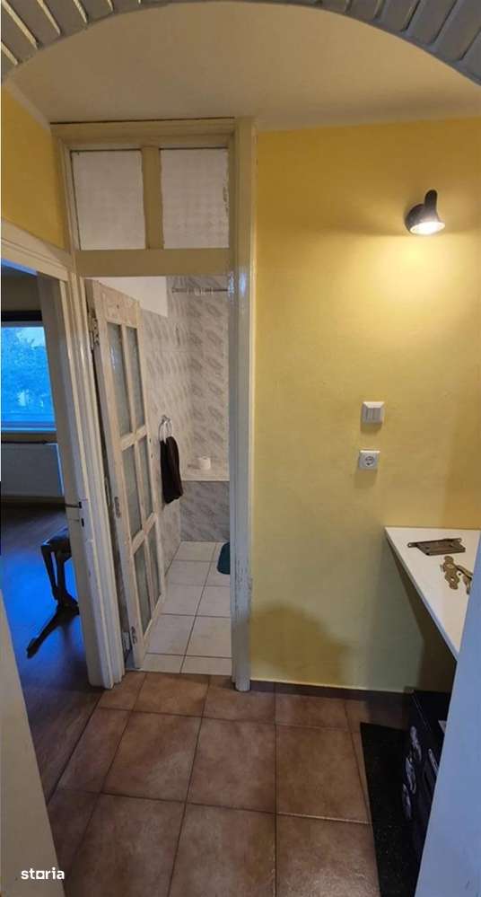 LIPOVEI - 3 CAM - ETJ.2 - CENTRALAA.C - RENOVAT - ZONA EXCELENTA - Imagine principală: 4/9