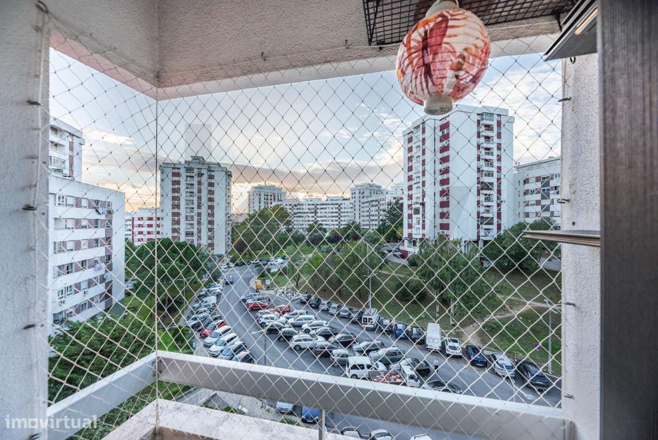 Apartamento T2 totalmente renovado com Suite, Varanda e Arrecadação na-21