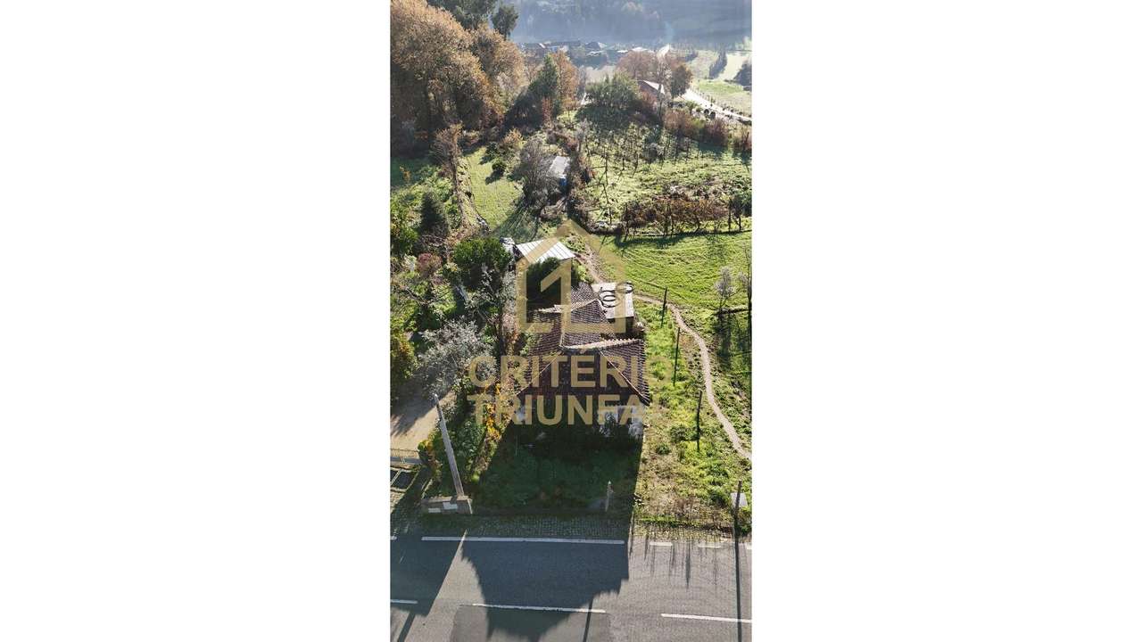 Moradia para Restaurar em Mancelos-7