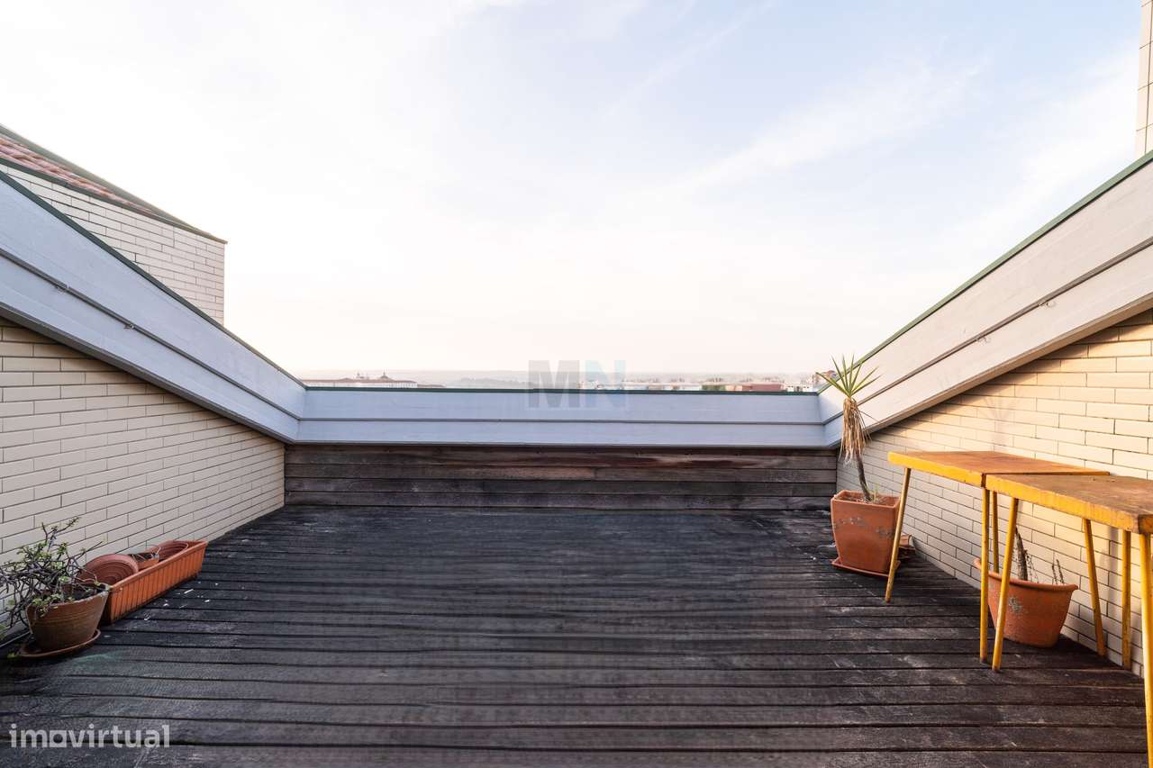 T4 Duplex com vistas panorâmicas zona de Celas-23