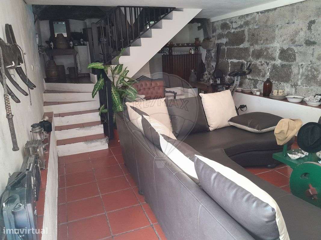 Moradia T2 para venda - Grande imagem: 2/11