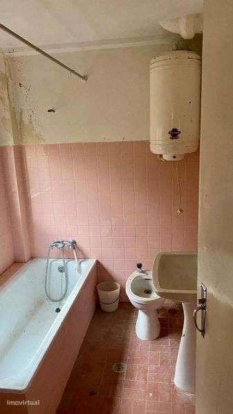 Moradia / Terreno/ Garagem - Grande imagem: 4/12