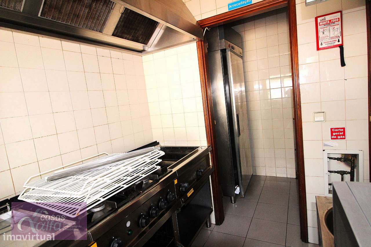 Loja com licença para restauração  centro de Monte Redondo-9