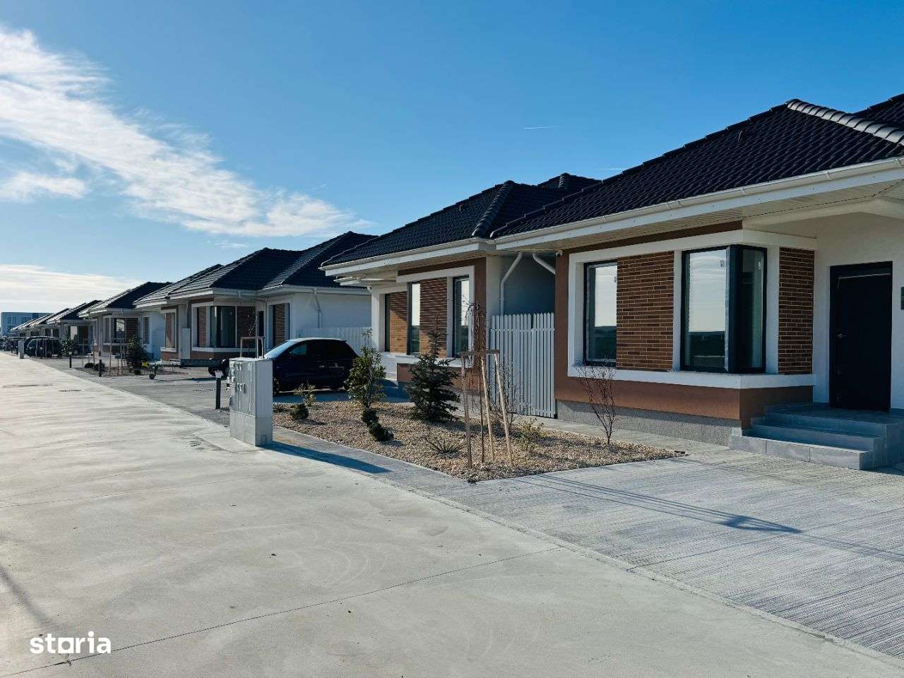 Casa Tip Napoletana 4 camere cu pod pentru depozitare gata de mutare-3