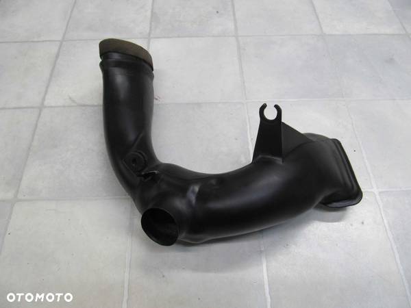 TOYOTA AVENSIS VERSO VVTI RURA DOLOT POWIETRZA 52811-44090 - 2