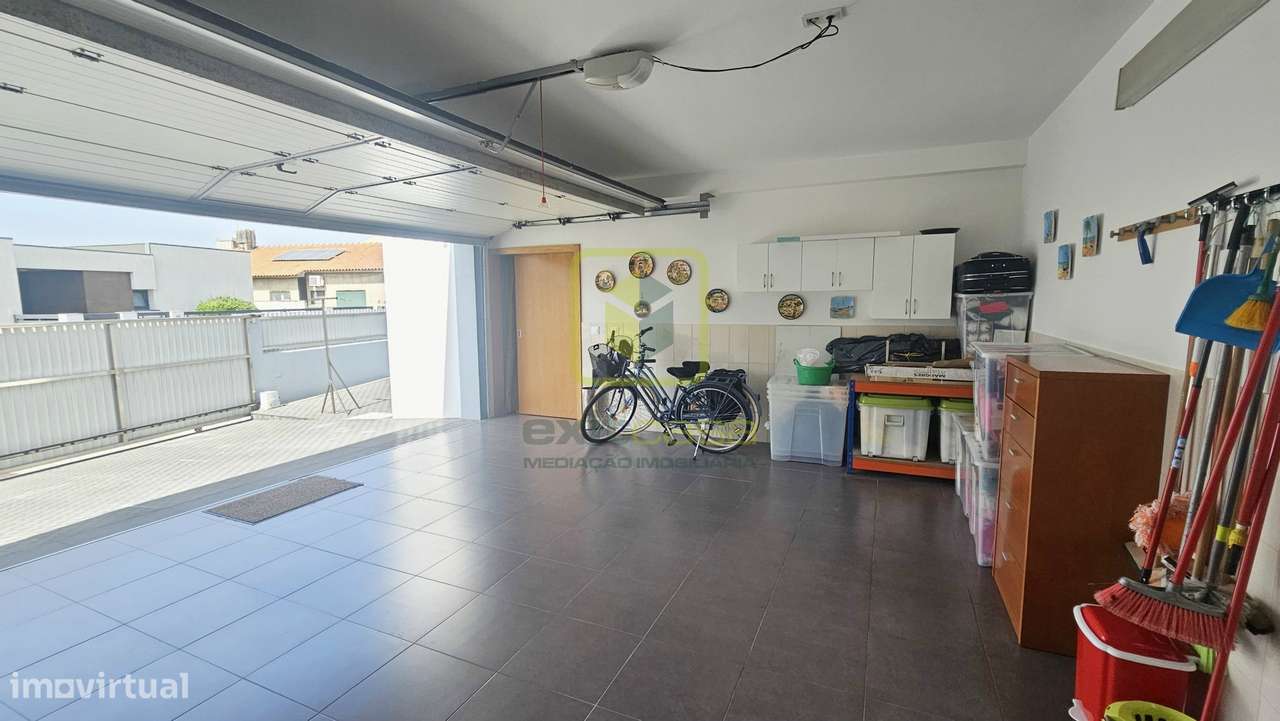 Moradia de Luxo a 5 Minutos da Praia da Barra-28