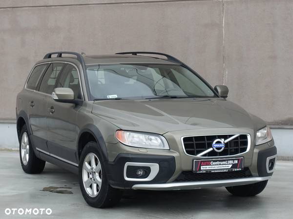 Volvo XC 70 2.4D AWD Momentum - 1