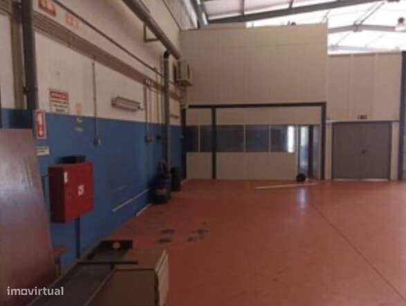 Armazém para arrendar em Sacavém - Grande imagem: 4/11