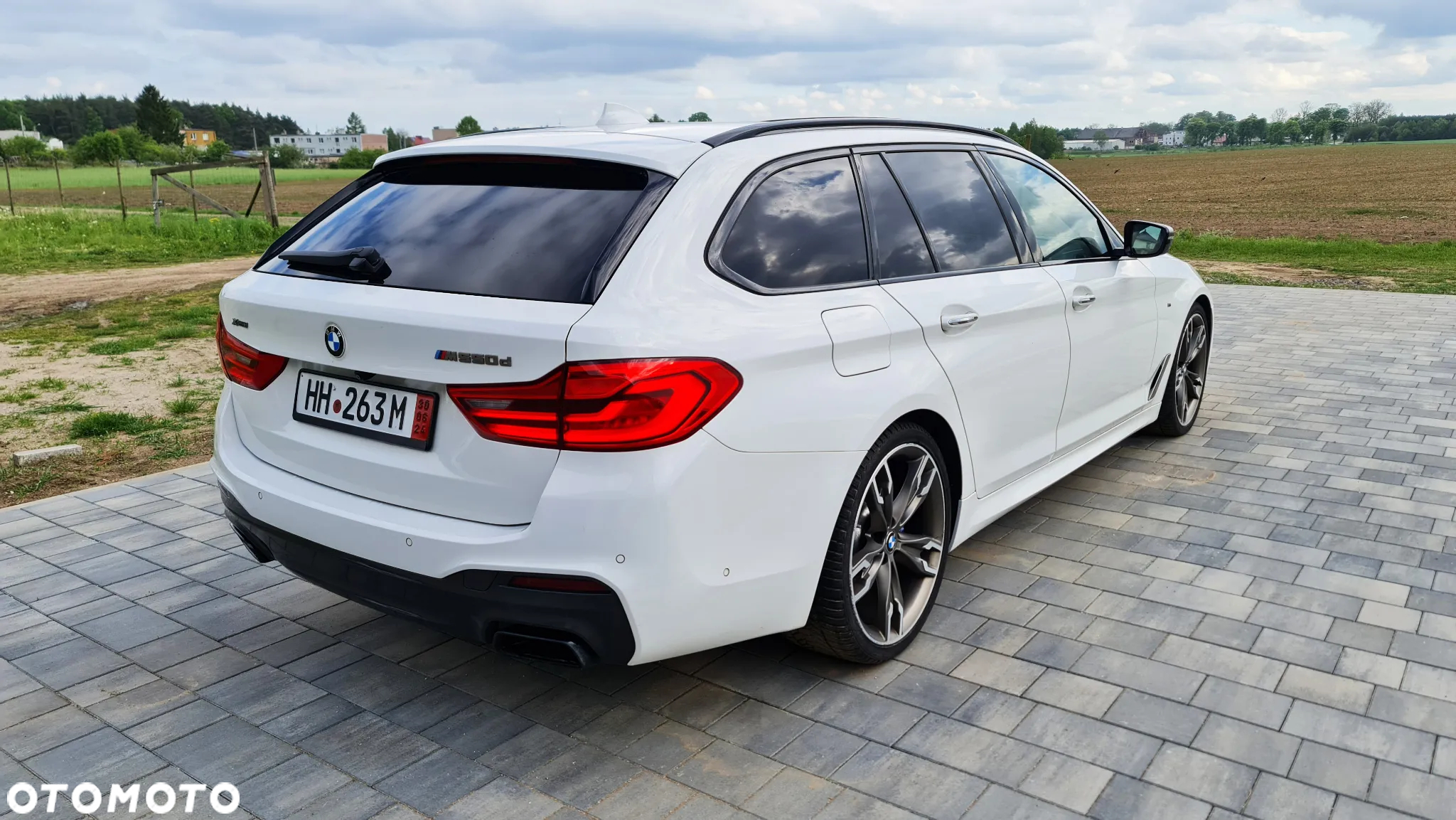 BMW Seria 5 M550d xDrive Touring - 4