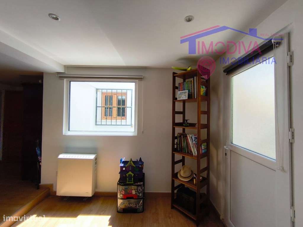 Propriedade com moradia, anexo, piscina e terreno com mais 2 ha-59