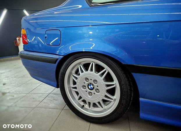 BMW M3 Standard - 8