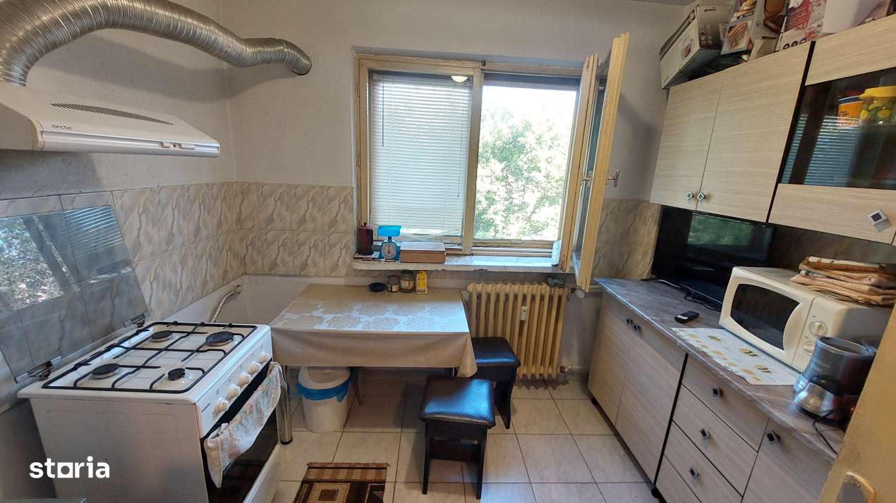 Apartament 3 camere decomandat, etajul 4, 1 Mai zona Insula - Imagine principală: 4/7