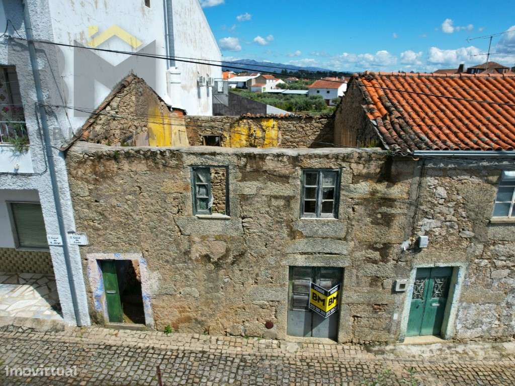 Casa tradicional para recuperar em Tinalhas - Castelo Branco - Grande imagem: 2/13
