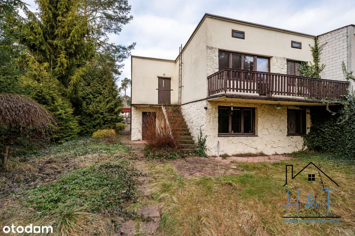 Dom dwurodzinny o funkcjonalnym układzie- Kolumna-0