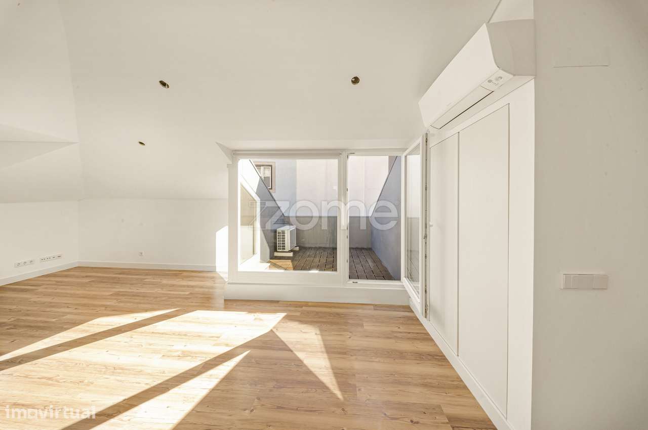 Estúdio T0 com terraço - Grande imagem: 1/11