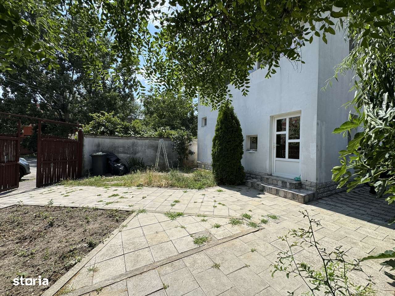 Casa cu 7 camere de vanzare in zona *Regie-Belvedere*