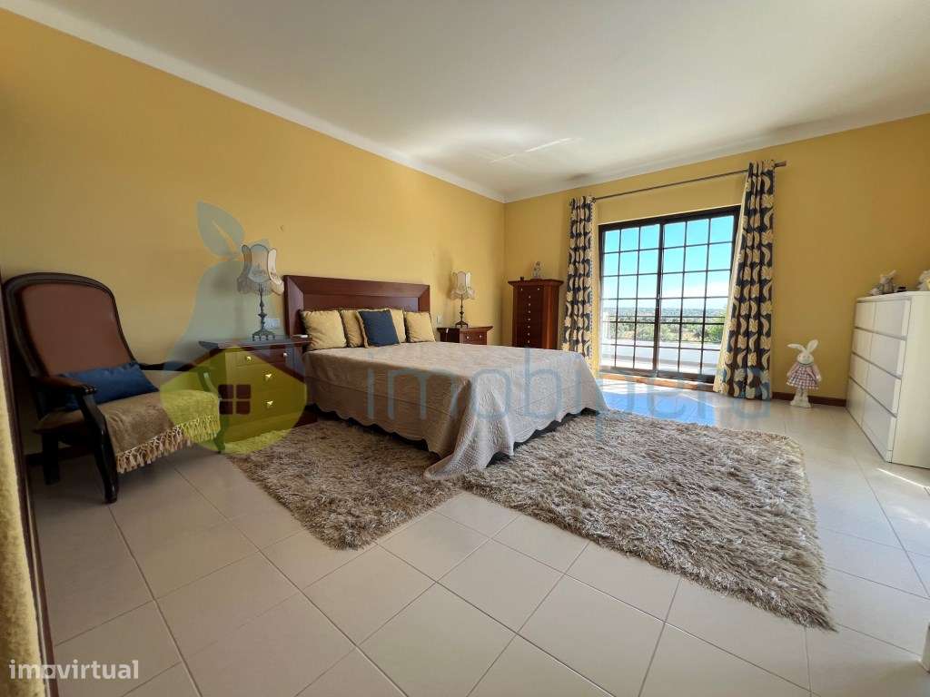 SOBERBA MORADIA T6 COM CASA DE HOSPEDES EM ANEXO-53