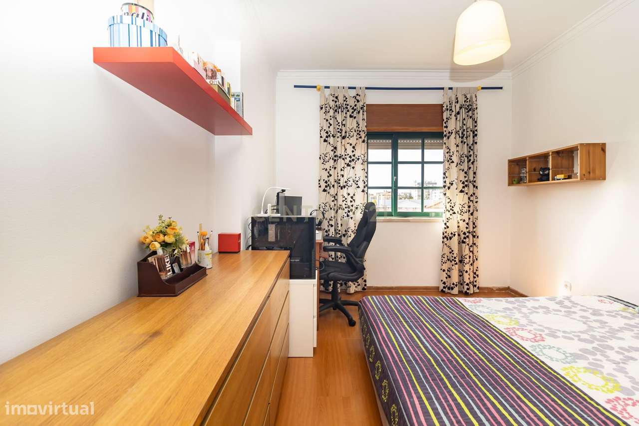Apartamento T2 com Parqueamento, Elevador, Pronto a Habitar – Uma Opor-24