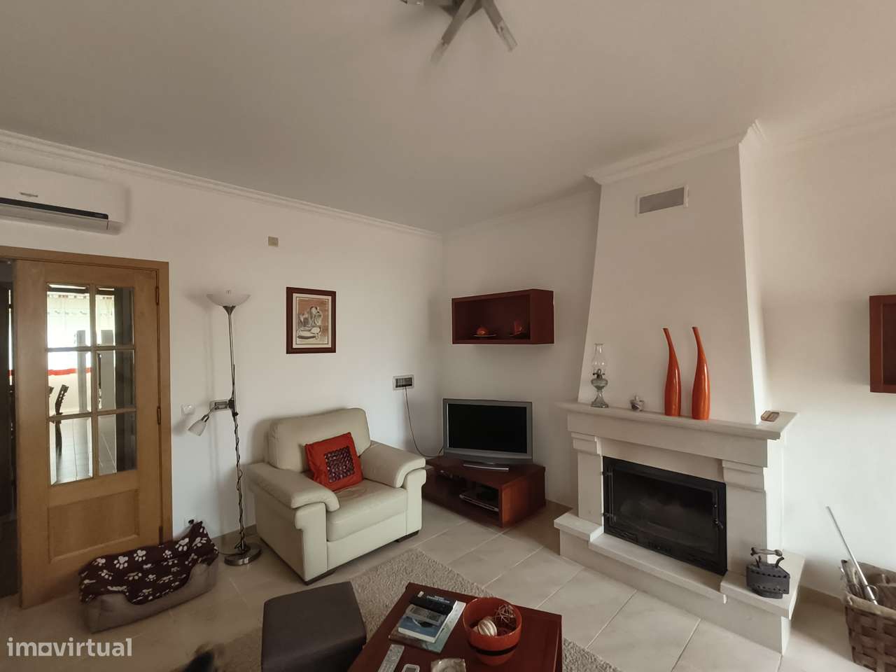 Apartamento T2 com Garagem BOX em Almeirim - Grande imagem: 2/24