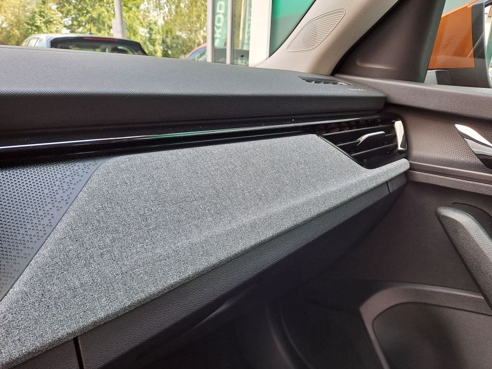 SKODA KAMIQ 1.0 TSI 115KM DSG DRIVE, bezdotykowo otwierana pokrywa bagażnika
