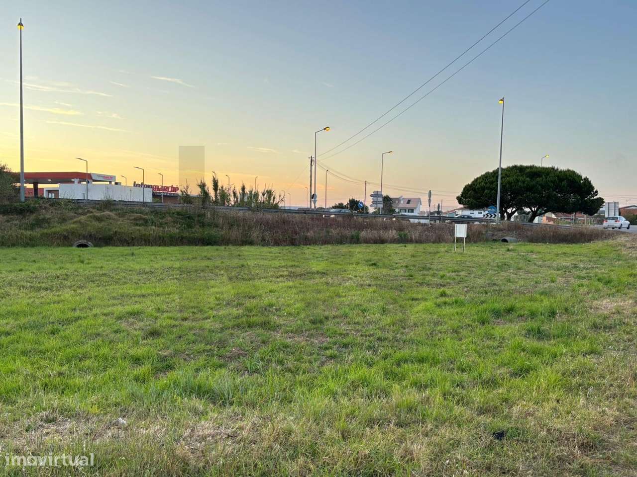 Terreno em Solo Urbanizado plano para 3 Moradias - Grande imagem: 5/9