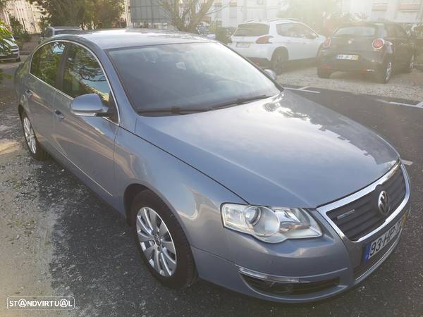 VW Passat 2.0 TDI Trendline BlueMotion - 1