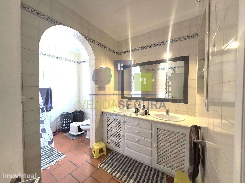 Apartamento T2 com terraço | Porta Nova | MOURA-9