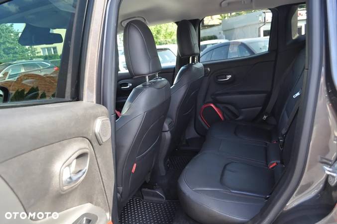 Jeep Renegade 2.0 MultiJet Trailhawk 4WD S&S - 33