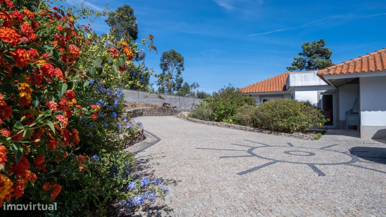 Moradia Térrea de 596m2 em Terreno de 10.000m2 | Paços de...-46