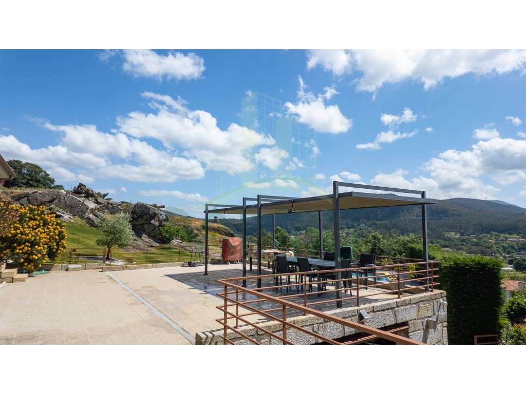 Moradia T4 térrea, com piscina, para venda em Vilar de Mouros.-14