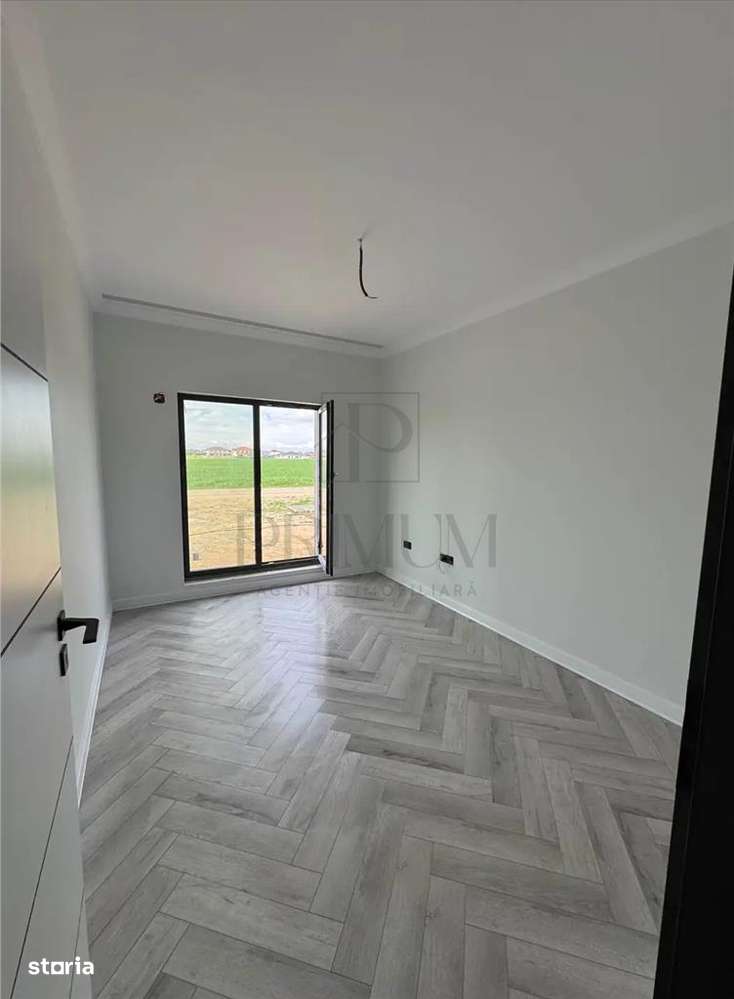 Duplex pe plan -  4 camere - toate utilitatile - Imagine principală: 3/9