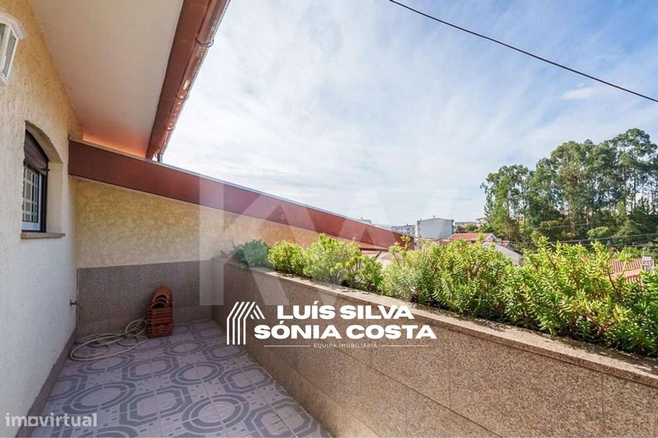 Moradia Independente T6 c/ Anexos, Armazém e Terreno p/ Construção-22