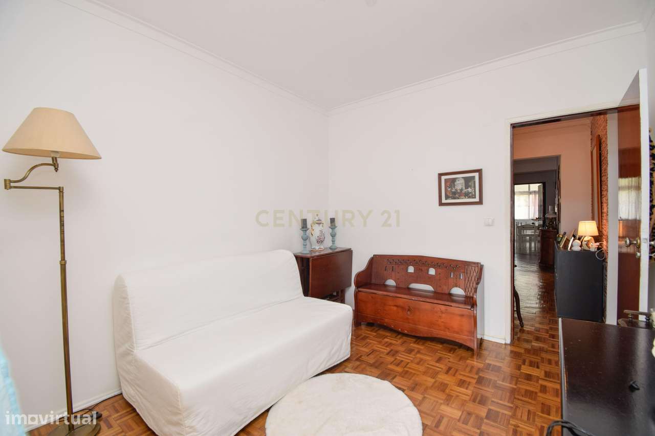 T3 Luminoso na Rinchoa (Rio de Mouro) | Varandas a Sul | Excelente Loc-5