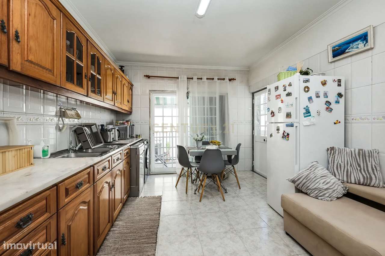 Excelente Moradia T3+1 em Vale de Milhaços, Seixal-8