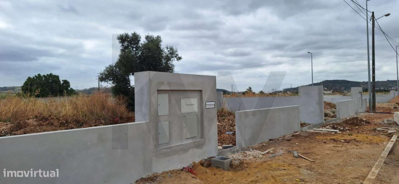 Terreno Urbano em São Julião do Tojal – A Sua Futura Casa Perto de Lis - Grande imagem: 5/16