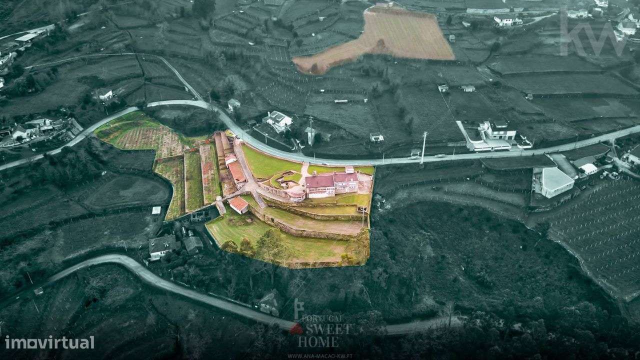 Quinta T4 em Melgaço (Chaviães e Paços), para recuperar-52