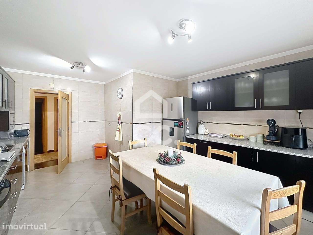 Apartamento T3 Semi-Novo em Santa Cruz – Conforto e Modernidade - Grande imagem: 2/21