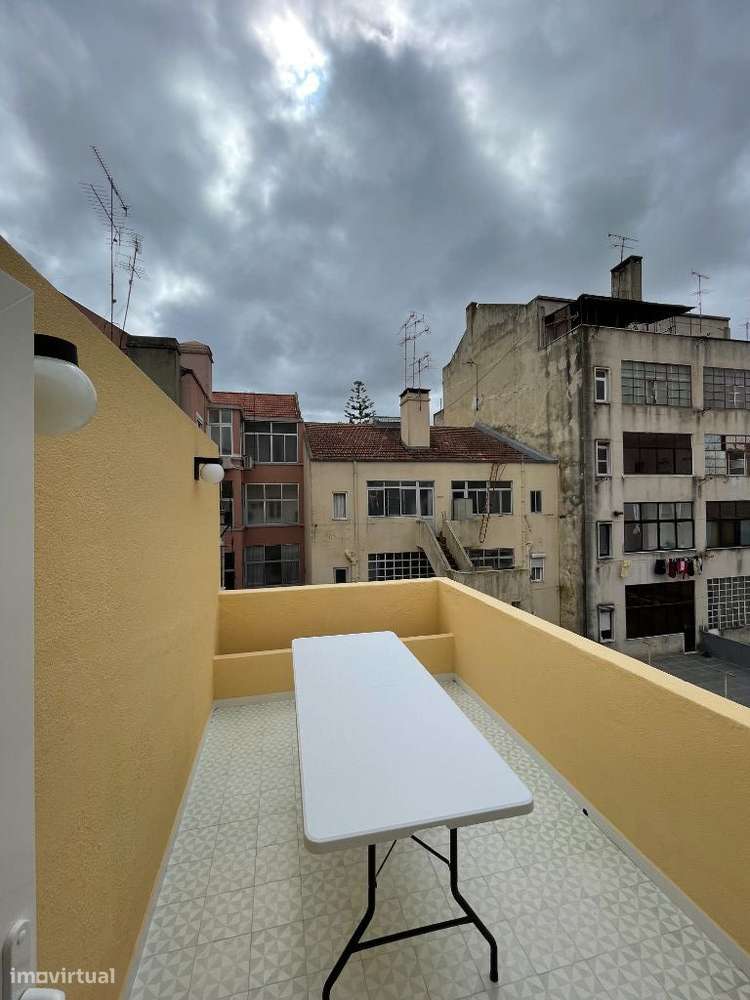 Apartamento T2, mobilado, equipado e com terraço - Moscavide - Grande imagem: 3/13