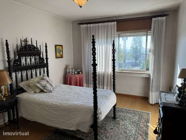 Apartamento T5 na Rua do Campo Alegre-33