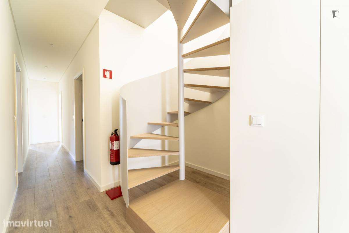 Quarto - localizado em Sé de Braga e São Lázaro Braga - Grande imagem: 2/7