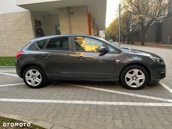 Opel Astra 1.4 Turbo 150 Jahre - 8