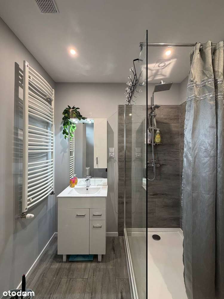 Dom wolnostojący z czterema kondygnacjami, garażem oraz działką-6