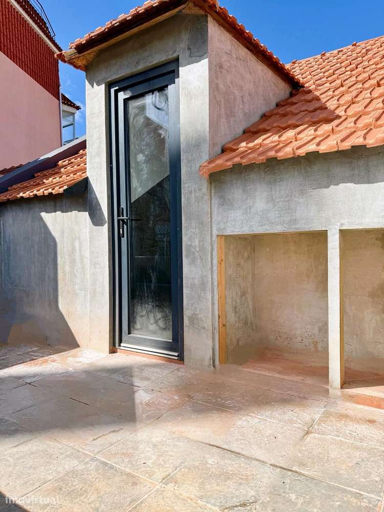 T2 Renovado com Varanda e Vista Castelo, Príncipe Real, Lisboa-21