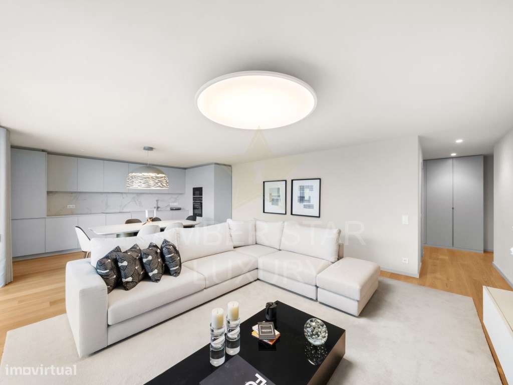 Apartamento T4 em Condomínio Fechado - Grande imagem: 2/28