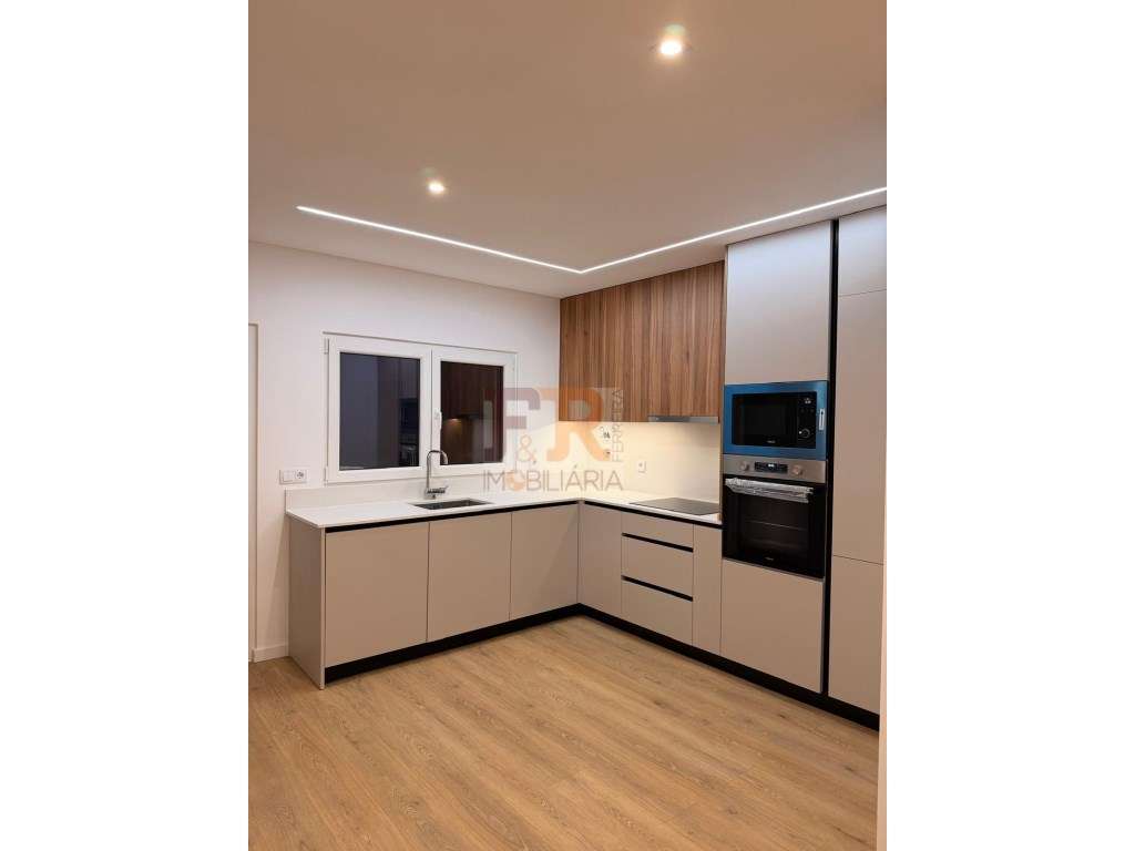 Moradia Geminada Gaveto T3 com Garagem Quinta do Conde - Grande imagem: 5/49