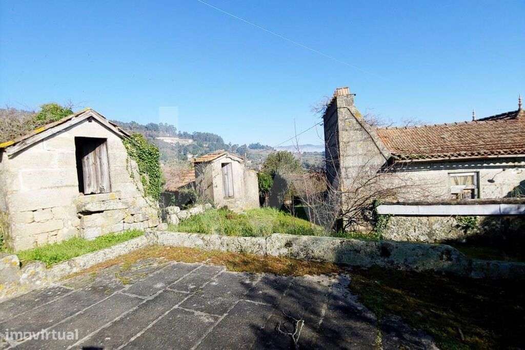 Quinta com 2 casas  16000 m2 de terreno em Paços de Gaiolo com vistas - Grande imagem: 5/60